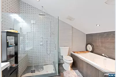 6501 Liberty Avenue F5 #F5, North Bergen, NJ 07047 - Photo 21