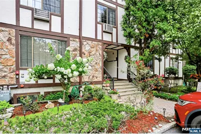1519 Faulkner Court 1519 #1519, Mahwah, NJ 07430 - Photo 3
