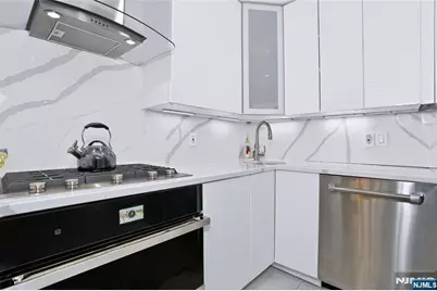 1519 Faulkner Court 1519 #1519, Mahwah, NJ 07430 - Photo 9
