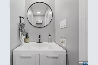 312 Littleton Avenue 804 #804, Newark, NJ 07103 - Photo 9