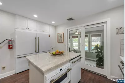 57 Memorial Place, Elmwood Park, NJ 07407 - Photo 11