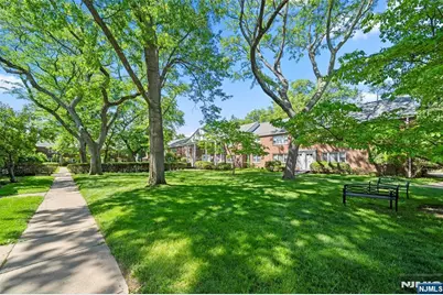 151 E Palisade Avenue F12 #F12, Englewood, NJ 07631 - Photo 15