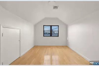1618 Parker Avenue 2 #2, Fort Lee, NJ 07024 - Photo 5