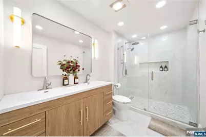1124 Abbott Boulevard, Fort Lee, NJ 07024 - Photo 19