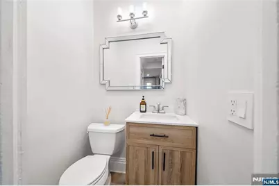 1124 Abbott Boulevard, Fort Lee, NJ 07024 - Photo 15