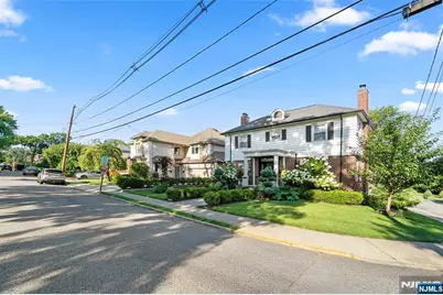 1124 Abbott Boulevard, Fort Lee, NJ 07024 - Photo 3