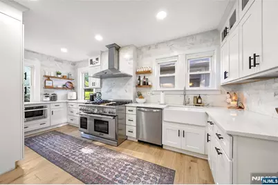 1124 Abbott Boulevard, Fort Lee, NJ 07024 - Photo 13