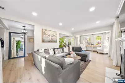 1124 Abbott Boulevard, Fort Lee, NJ 07024 - Photo 7