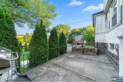 1124 Abbott Boulevard, Fort Lee, NJ 07024 - Photo 25