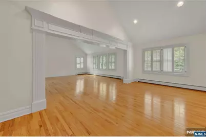 501 Clinton Avenue, Wyckoff Township, NJ 07481 - Photo 15