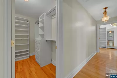 501 Clinton Avenue, Wyckoff Township, NJ 07481 - Photo 19