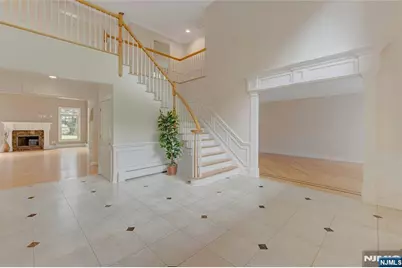 501 Clinton Avenue, Wyckoff Township, NJ 07481 - Photo 5