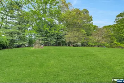 501 Clinton Avenue, Wyckoff Township, NJ 07481 - Photo 25