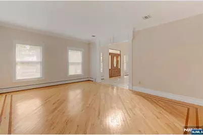 501 Clinton Avenue, Wyckoff Township, NJ 07481 - Photo 11