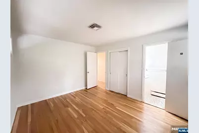 35 Dapp Court, Elmwood Park, NJ 07407 - Photo 11