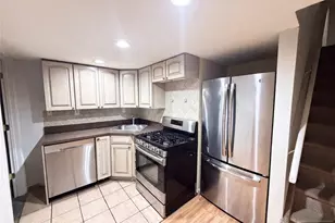35 Dapp Ct, Elmwood Park, NJ 07407 - Photo 9