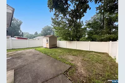 35 Dapp Court, Elmwood Park, NJ 07407 - Photo 21