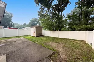 35 Dapp Ct, Elmwood Park, NJ 07407 - Photo 21