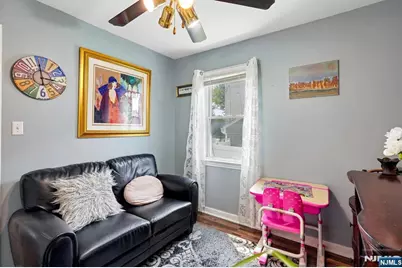 560 Glenwood Avenue, Teaneck Township, NJ 07666 - Photo 13