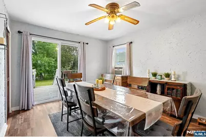 560 Glenwood Avenue, Teaneck Township, NJ 07666 - Photo 9