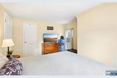 560 Glenwood Avenue, Teaneck Township, NJ 07666 - Photo 25