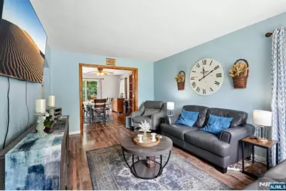 560 Glenwood Avenue, Teaneck Township, NJ 07666 - Photo 3