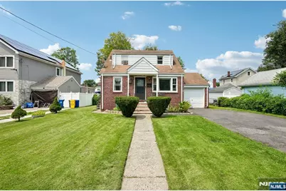 560 Glenwood Avenue, Teaneck Township, NJ 07666 - Photo 1