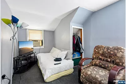 560 Glenwood Avenue, Teaneck Township, NJ 07666 - Photo 27