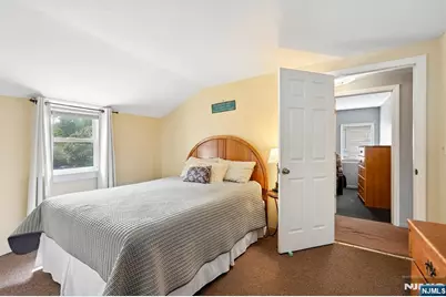560 Glenwood Avenue, Teaneck Township, NJ 07666 - Photo 23
