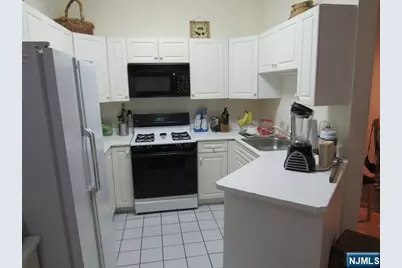 8703 Brittany 8703 #8703, Wayne, NJ 07470 - Photo 3