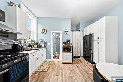 1425 48th Street, North Bergen, NJ 07047 - Photo 5