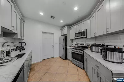 1425 48th Street, North Bergen, NJ 07047 - Photo 19