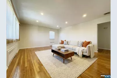 218 11th Street 2nd Floor #2nd Floor, Palisades Park, NJ 07650 - Photo 3