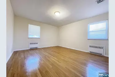 218 11th Street 2nd Floor #2nd Floor, Palisades Park, NJ 07650 - Photo 15