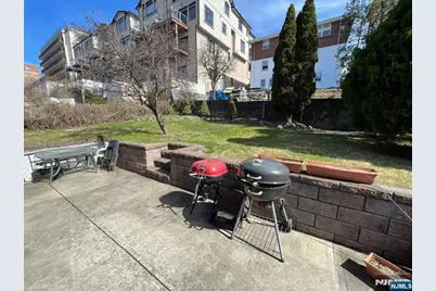 218 11th Street 2nd Floor #2nd Floor, Palisades Park, NJ 07650 - Photo 19