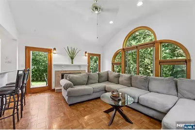 16-03 Radburn Road, Fair Lawn, NJ 07410 - Photo 7