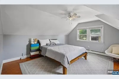 1050 Evergreen Court, New Milford, NJ 07646 - Photo 17