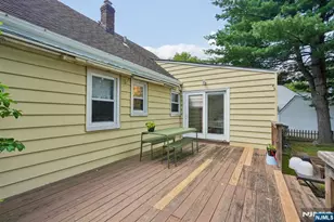 1050 Evergreen Ct, New Milford, NJ 07646 - Photo 21