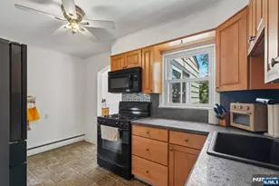 1050 Evergreen Ct, New Milford, NJ 07646 - Photo 7