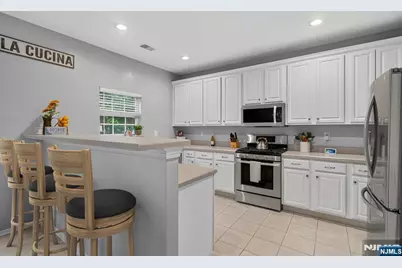 252 Ridge Drive, Pompton Lakes, NJ 07442 - Photo 11