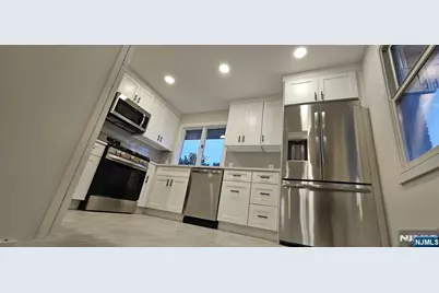 2 3rd Street 2 #2, Elmwood Park, NJ 07407 - Photo 5