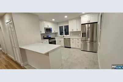 2 3rd Street 2 #2, Elmwood Park, NJ 07407 - Photo 9