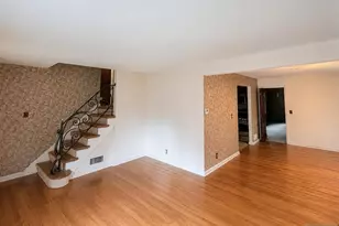 105 Arnot Pl, Paramus, NJ 07652 - Photo 3