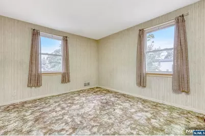 105 Arnot Place, Paramus, NJ 07652 - Photo 9