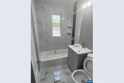 33-35 Obal Avenue, Elmwood Park, NJ 07407 - Photo 7