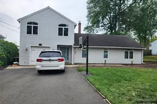 150 Thomas Dr, Paramus, NJ 07652 - Photo 1