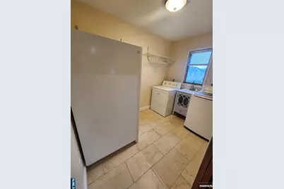 150 Thomas Drive, Paramus, NJ 07652 - Photo 7