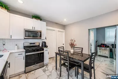 22 Comfort Place, Clifton, NJ 07011 - Photo 5