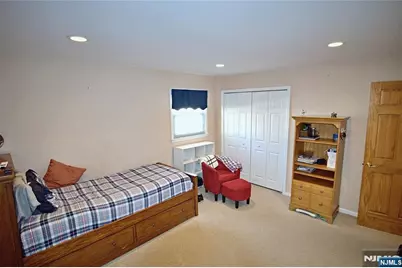 226 Irving Place, Lyndhurst Township, NJ 07071 - Photo 9