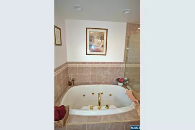 226 Irving Place, Lyndhurst Township, NJ 07071 - Photo 11